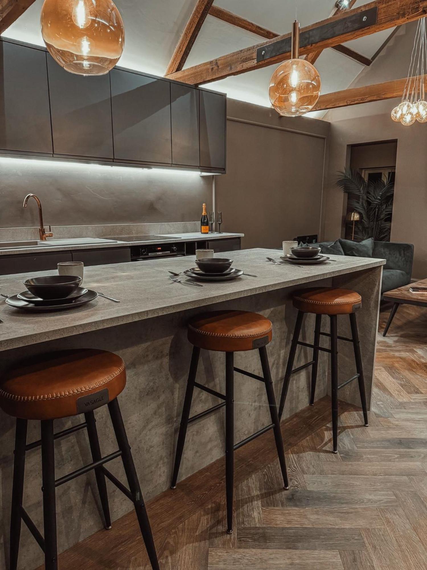 Magistrates Penthouse Suite - Town Centre Apartments With Spa Morpeth Exterior photo