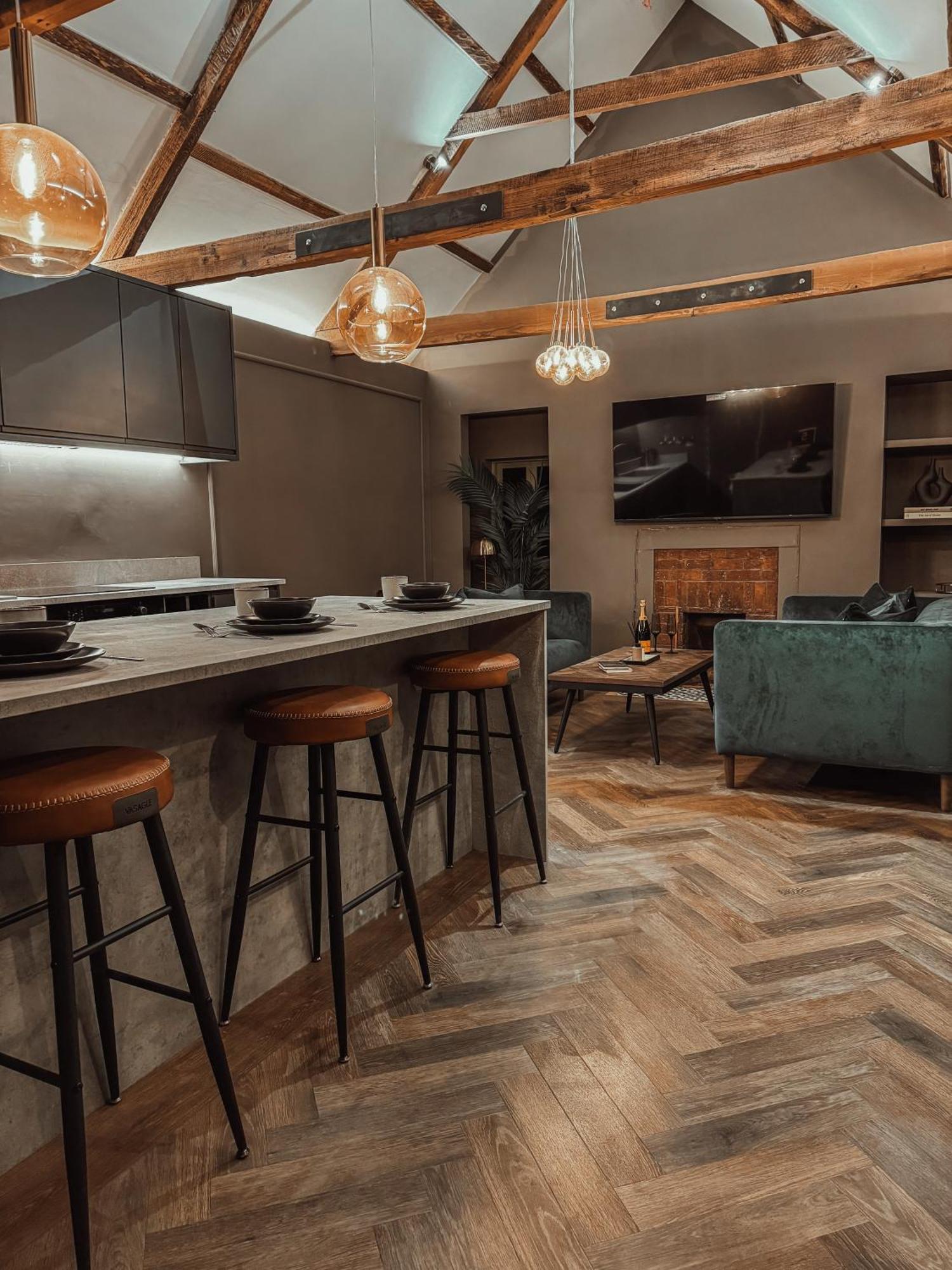 Magistrates Penthouse Suite - Town Centre Apartments With Spa Morpeth Exterior photo