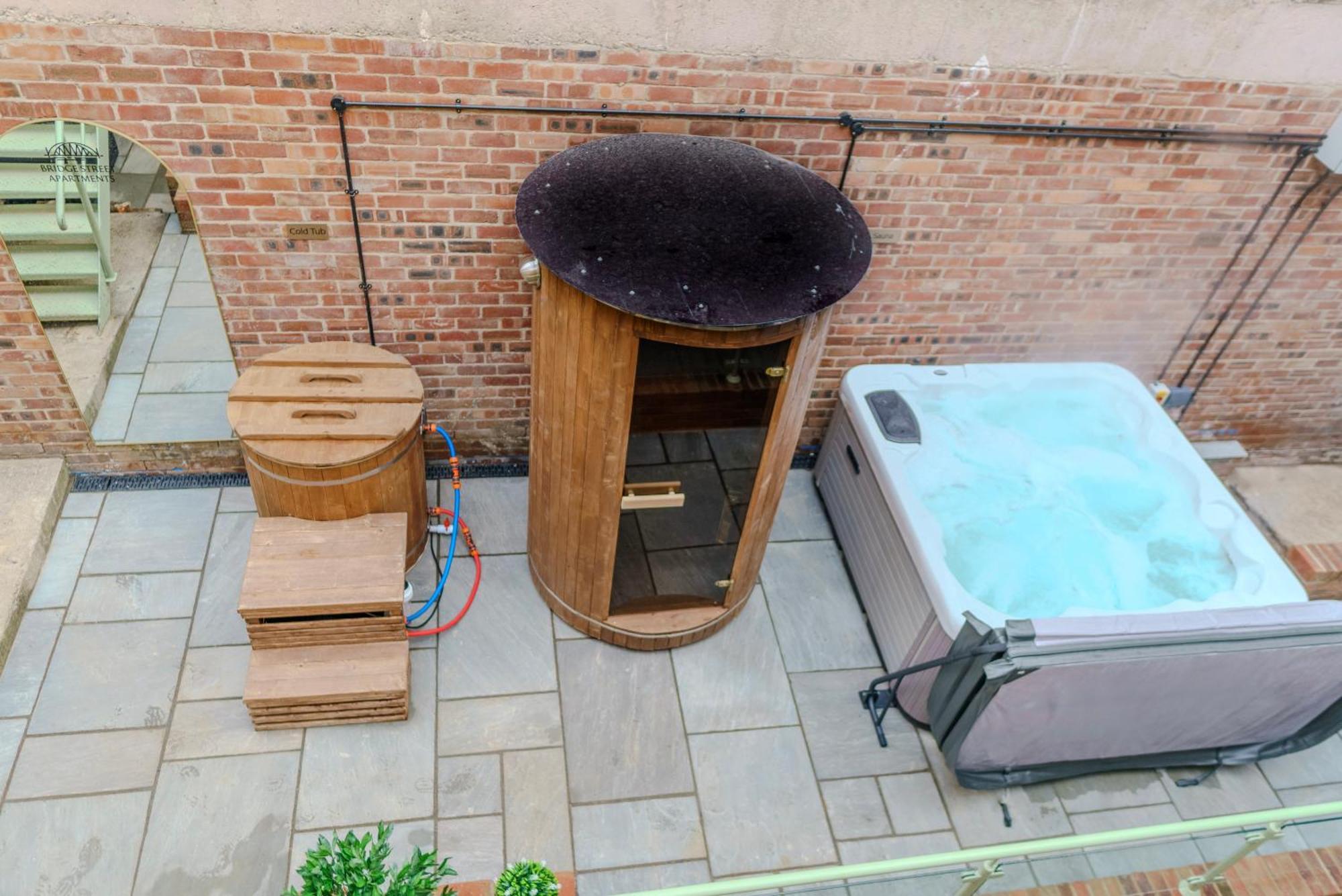 Magistrates Penthouse Suite - Town Centre Apartments With Spa Morpeth Exterior photo