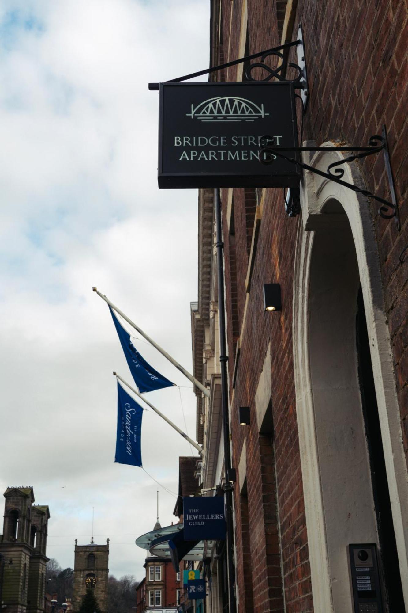 Magistrates Penthouse Suite - Town Centre Apartments With Spa Morpeth Exterior photo
